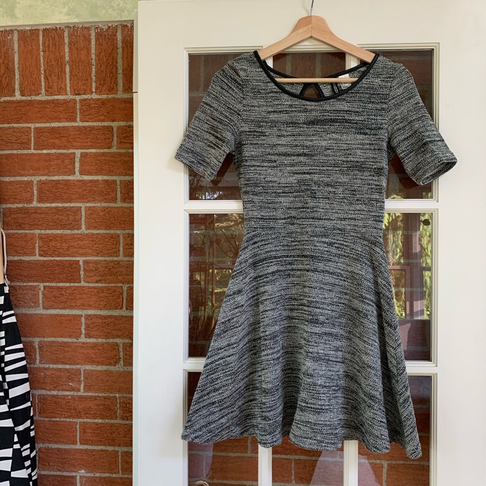 H&M stretchy woven dress